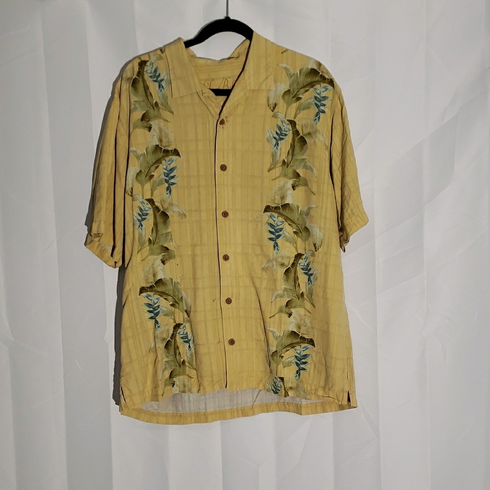 Tommy Bahama 100% Silk Men's Yellow Floral Hawaiian Short Sleeve Shirt